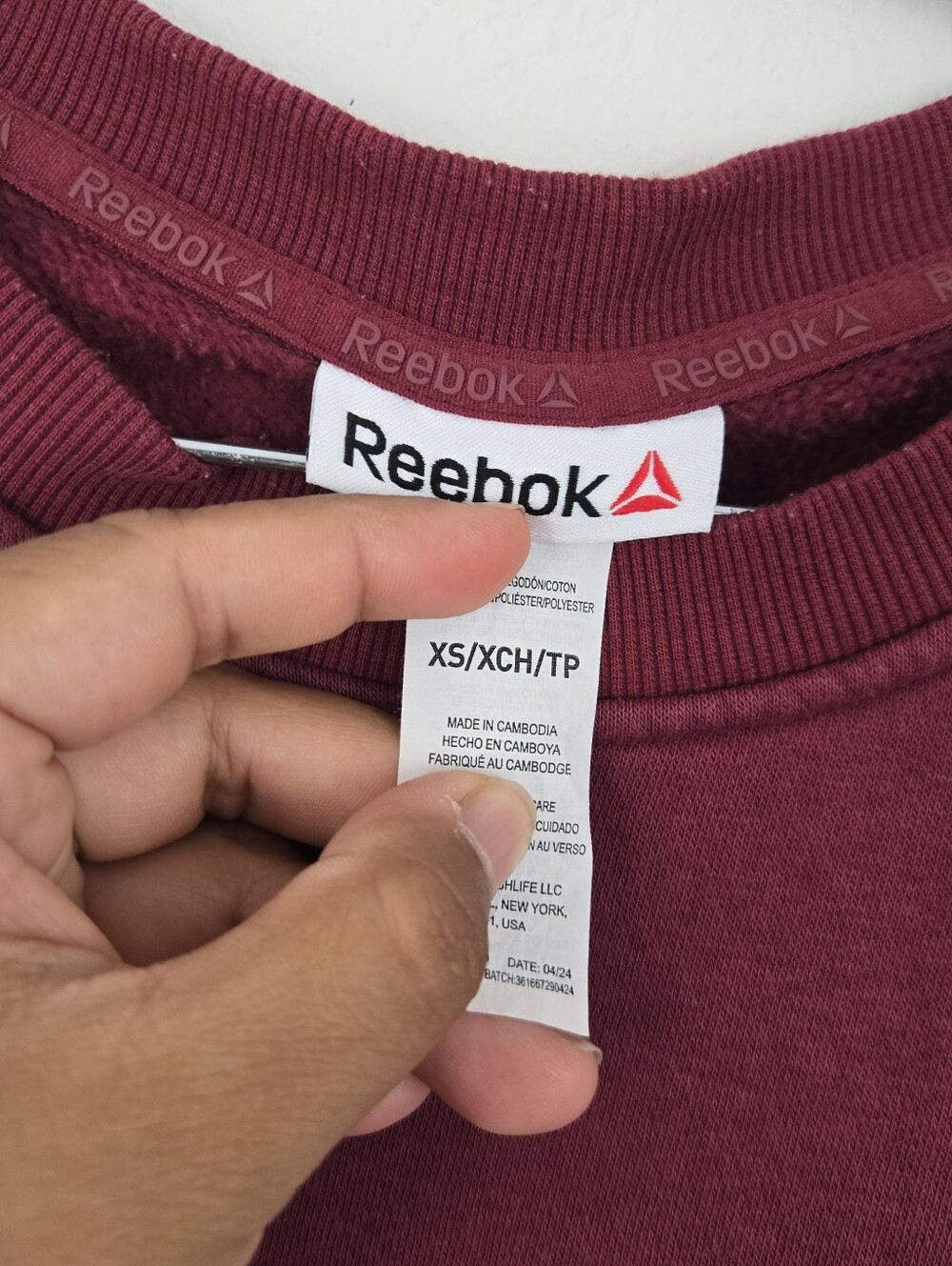 Burgandy Reebok Crewneck - Picture 2 of 3